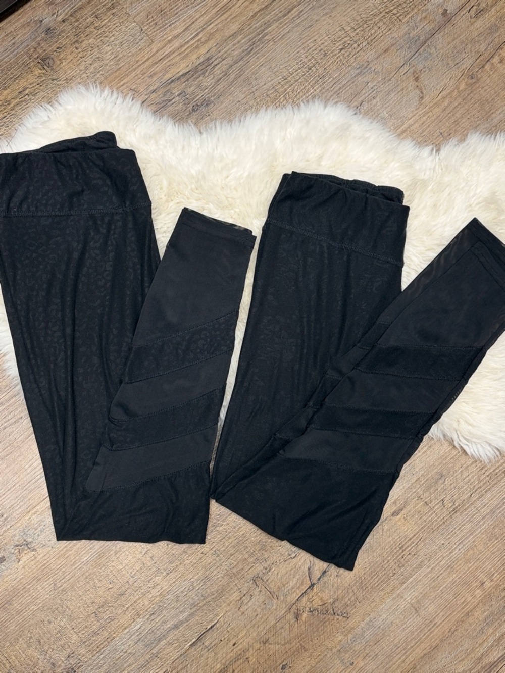 Women’s 2 pack Black Athletic Leggings with mesh Panel detail size Large